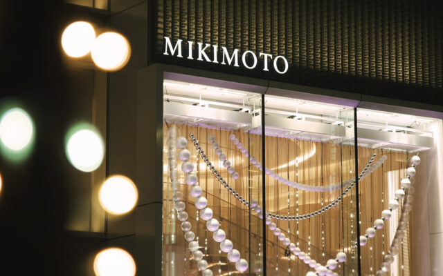 MIKIMOTO Ginza Holiday Window Display 2022