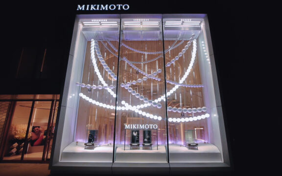 MIKIMOTO Ginza Holiday Window Display 2022(1)
