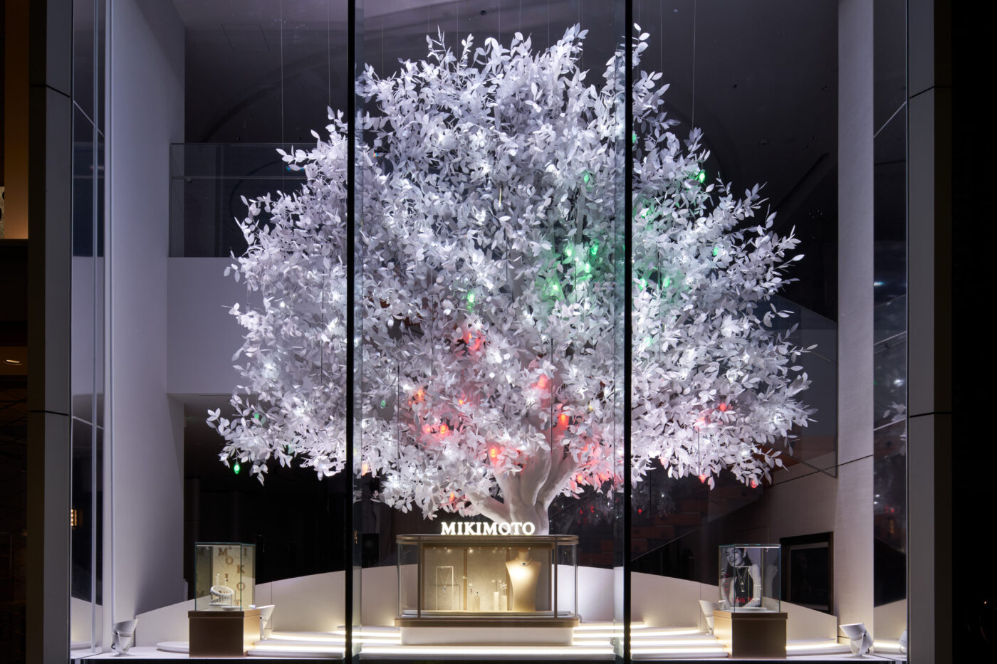 MIKIMOTO Ginza Holiday Window Display 2023(3)