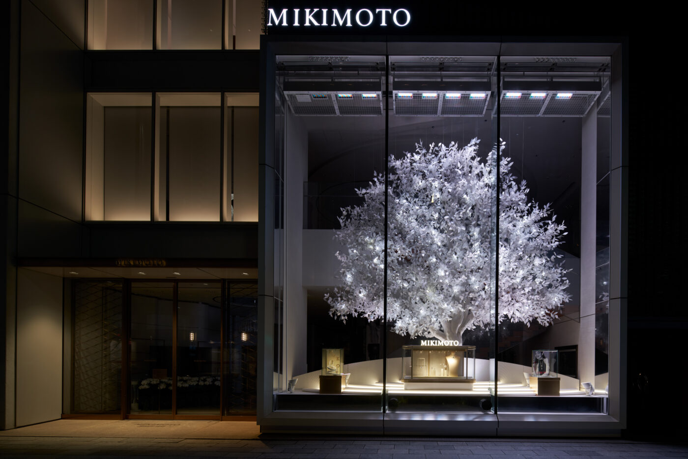 MIKIMOTO Ginza Holiday Window Display 2023(1)