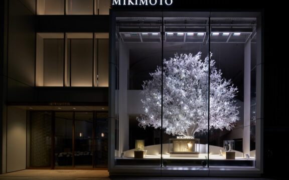 MIKIMOTO Ginza Holiday Window Display 2023(1)