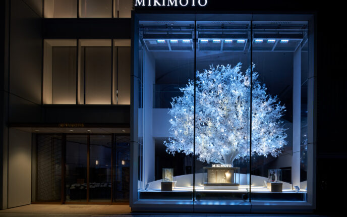 MIKIMOTO Ginza Holiday Window Display 2023