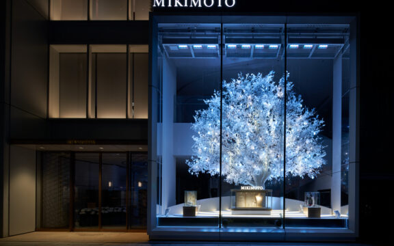 MIKIMOTO Ginza Holiday Window Display 2023(2)