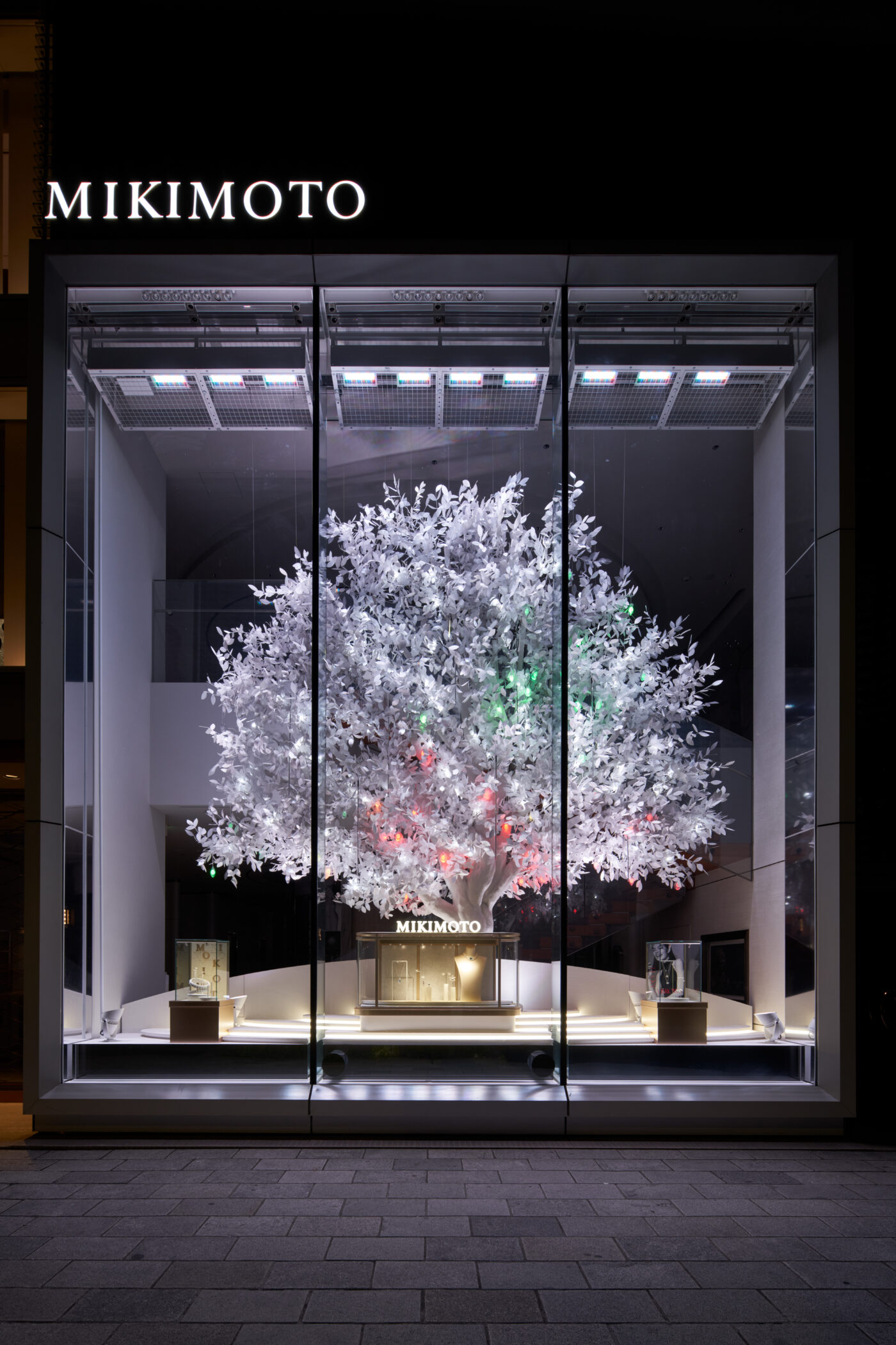 MIKIMOTO Ginza Holiday Window Display 2023(8)