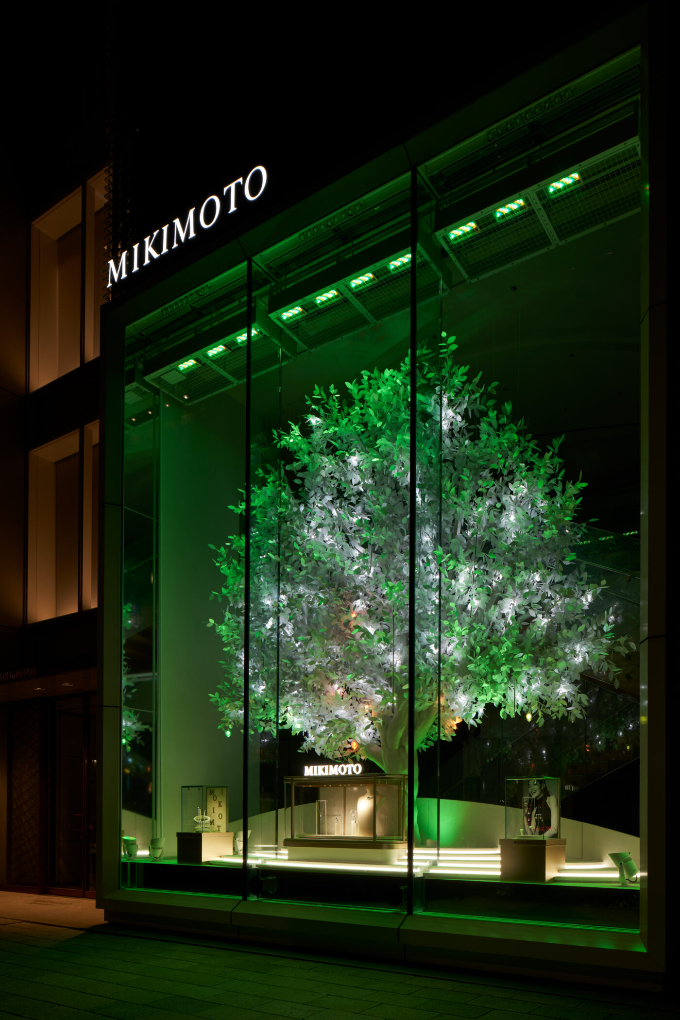 MIKIMOTO Ginza Holiday Window Display 2023(14)