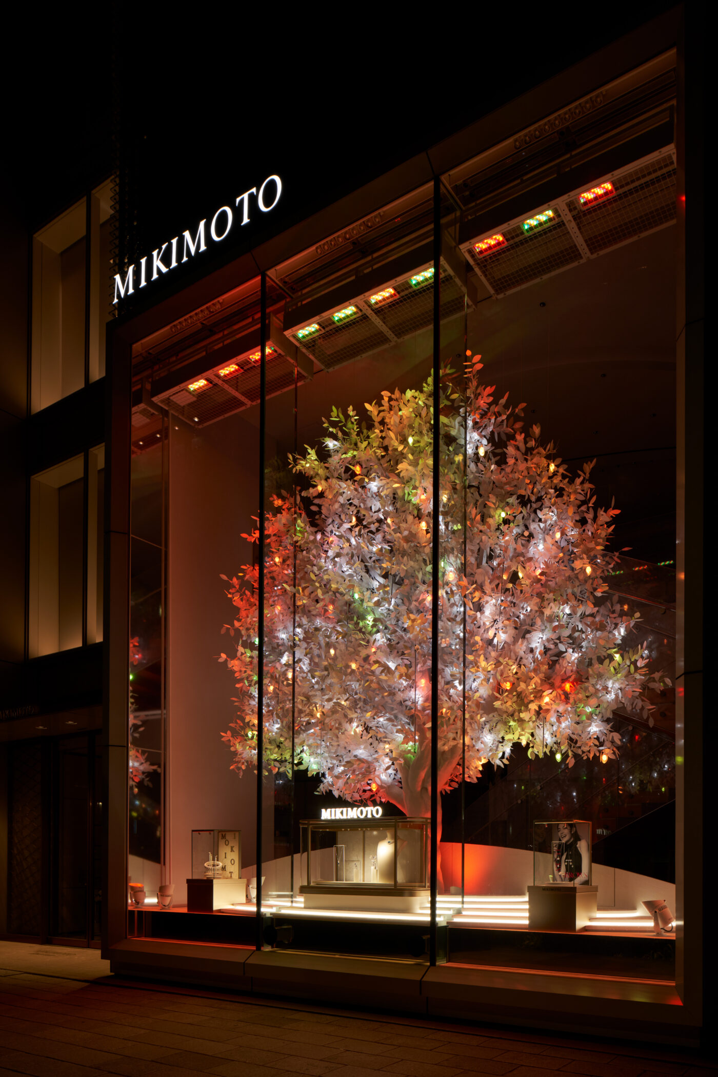 MIKIMOTO Ginza Holiday Window Display 2023(13)