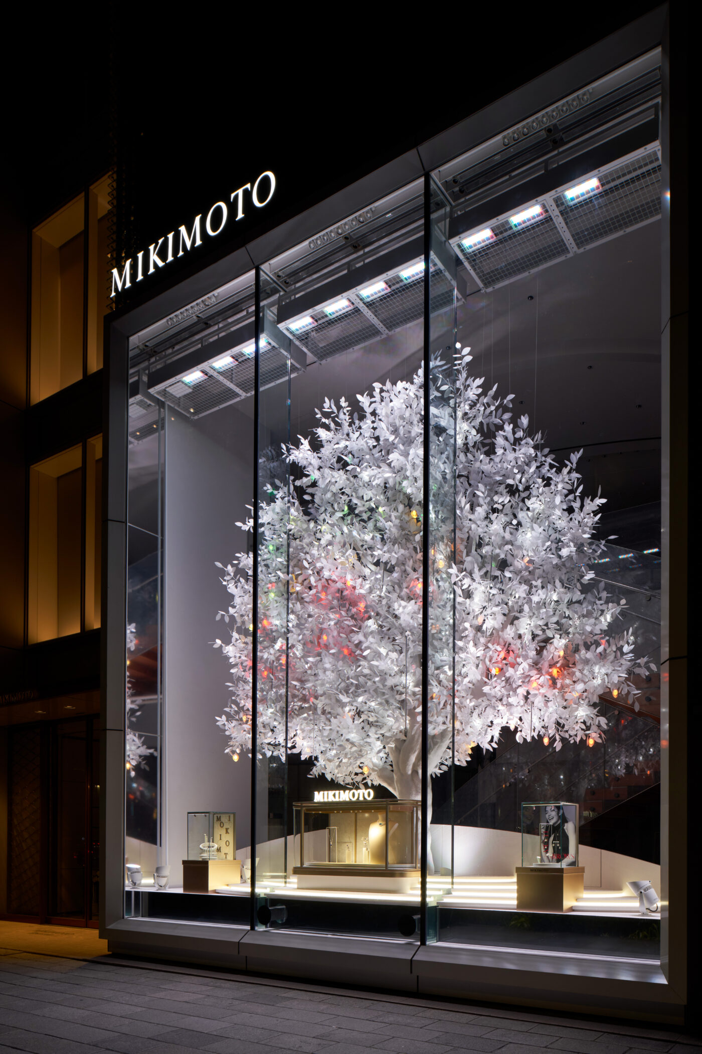 MIKIMOTO Ginza Holiday Window Display 2023(10)