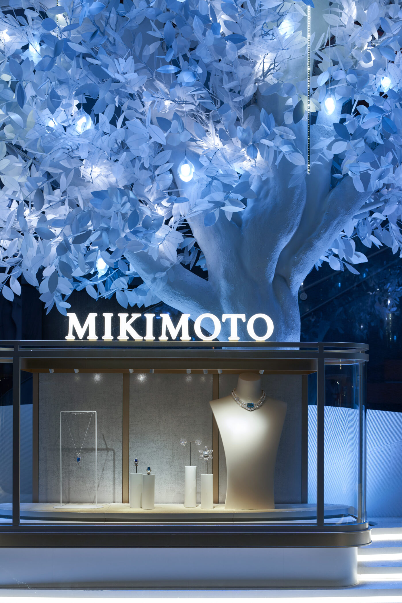 MIKIMOTO Ginza Holiday Window Display 2023(12)