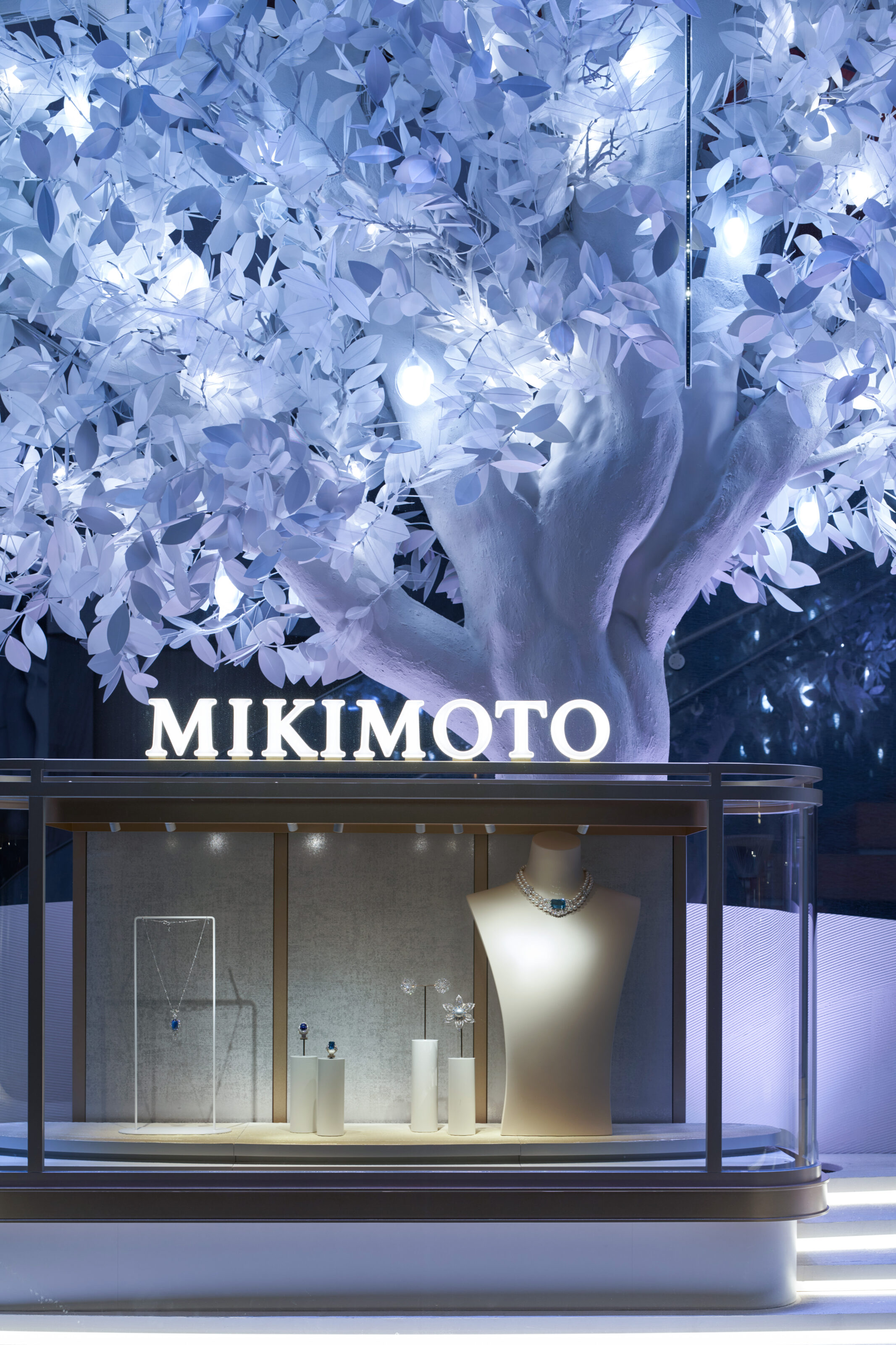 MIKIMOTO Ginza Holiday Window Display 2023(9)